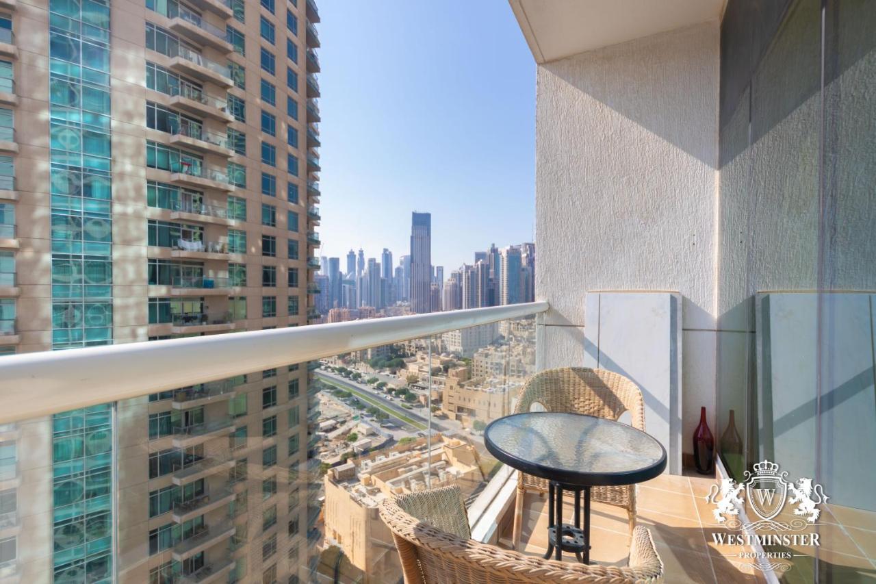 迪拜Westminster Burj Al Nujoom公寓 外观 照片
